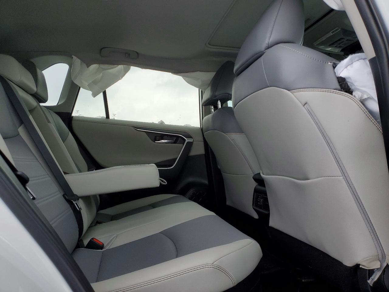 2021 TOYOTA RAV4 LIMITED photo 11