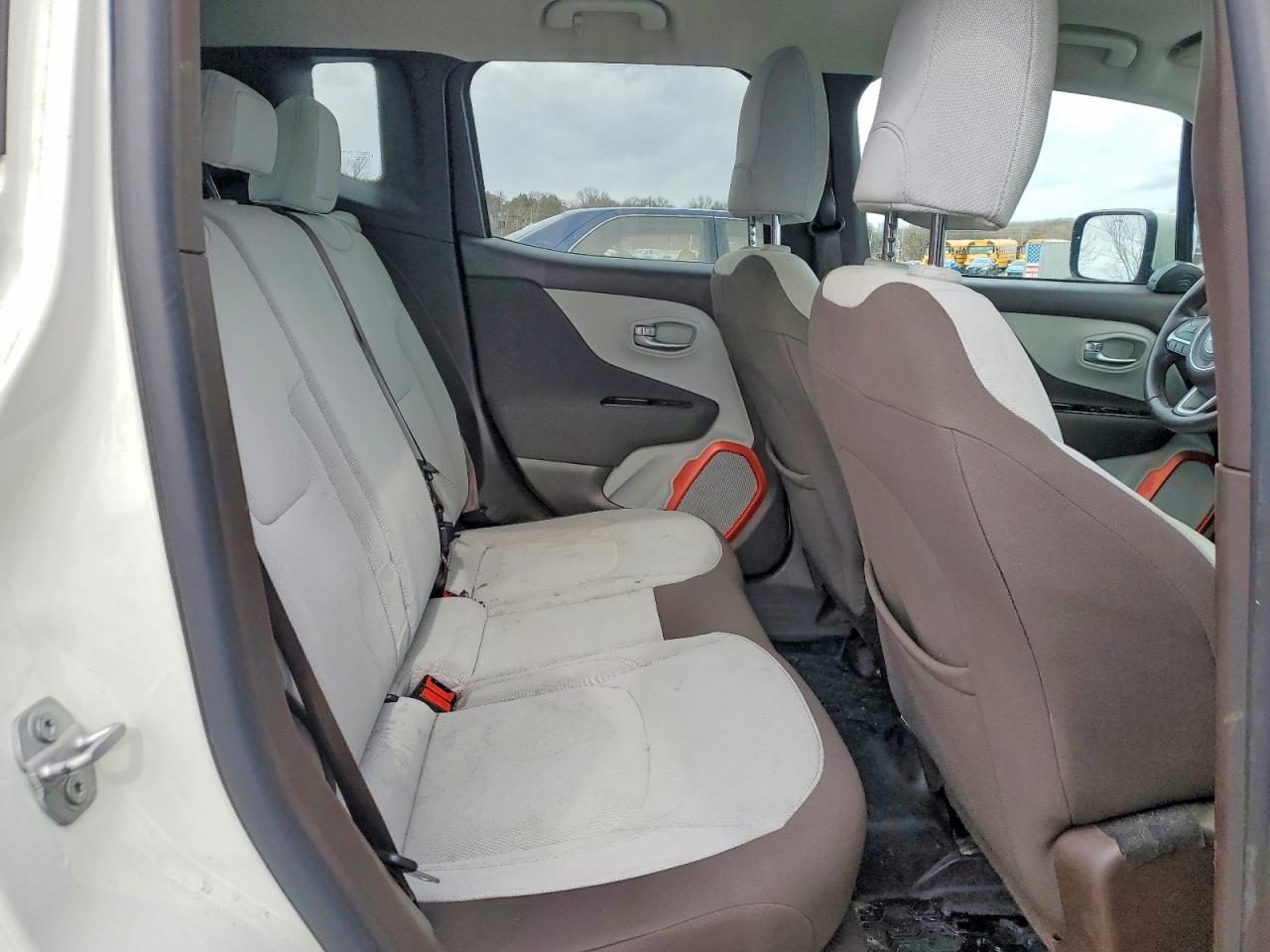 2015 JEEP RENEGADE LATITUDE photo 28