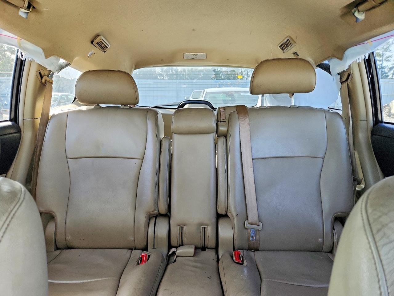 2013 TOYOTA HIGHLANDER SE photo 28