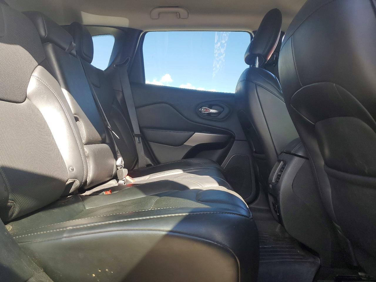 2019 JEEP CHEROKEE LIMITED photo 21