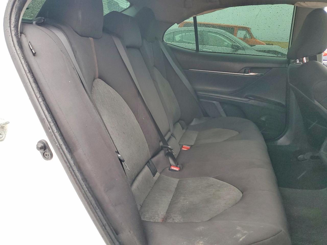 2020 TOYOTA CAMRY LE photo 10