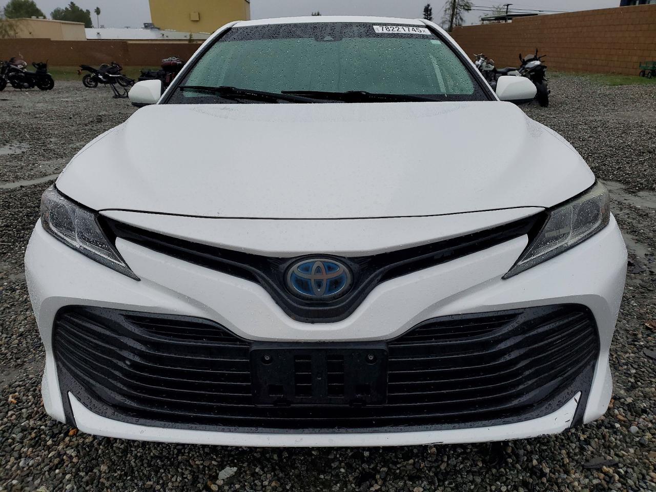 2020 TOYOTA CAMRY LE photo 5