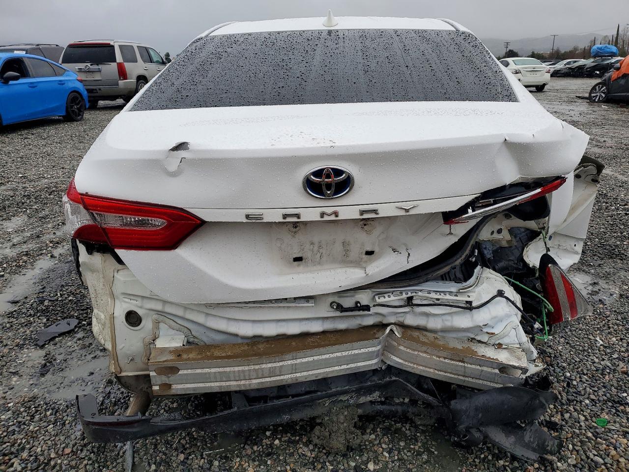 2020 TOYOTA CAMRY LE photo 6
