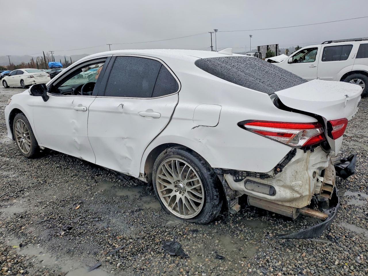 2020 TOYOTA CAMRY LE photo 2