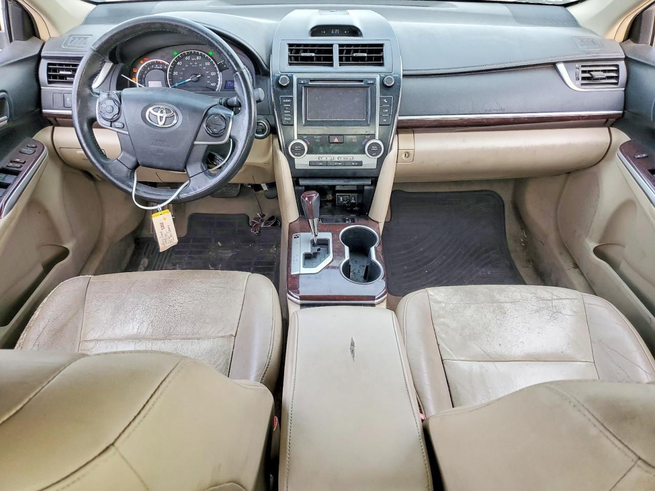 2014 TOYOTA CAMRY photo 15