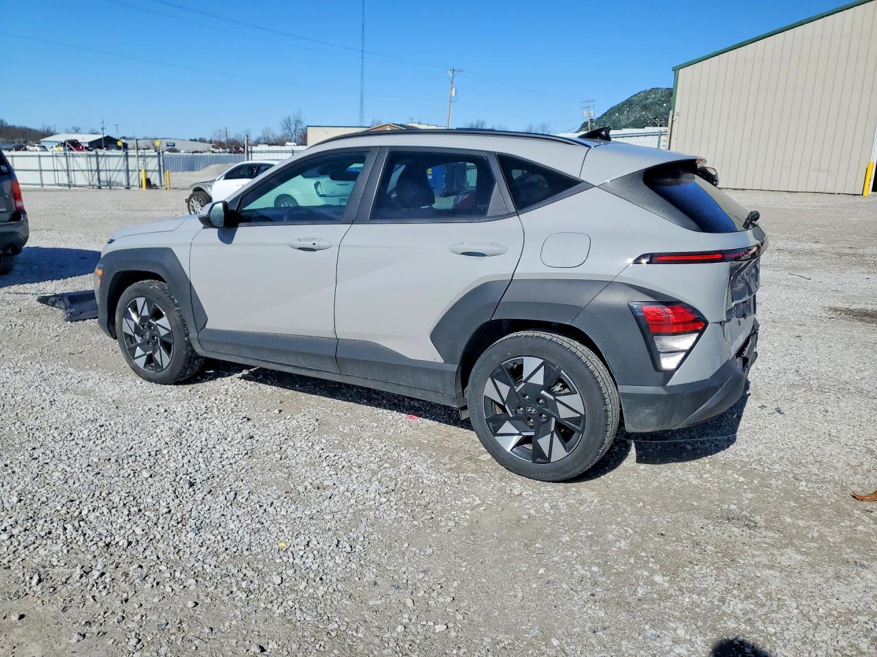 2024 HYUNDAI KONA SEL photo 3