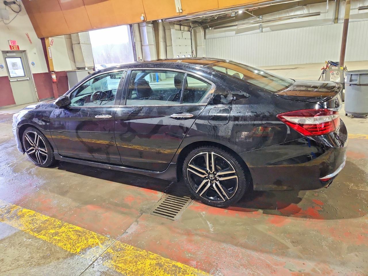 2017 HONDA ACCORD SPORT photo 3