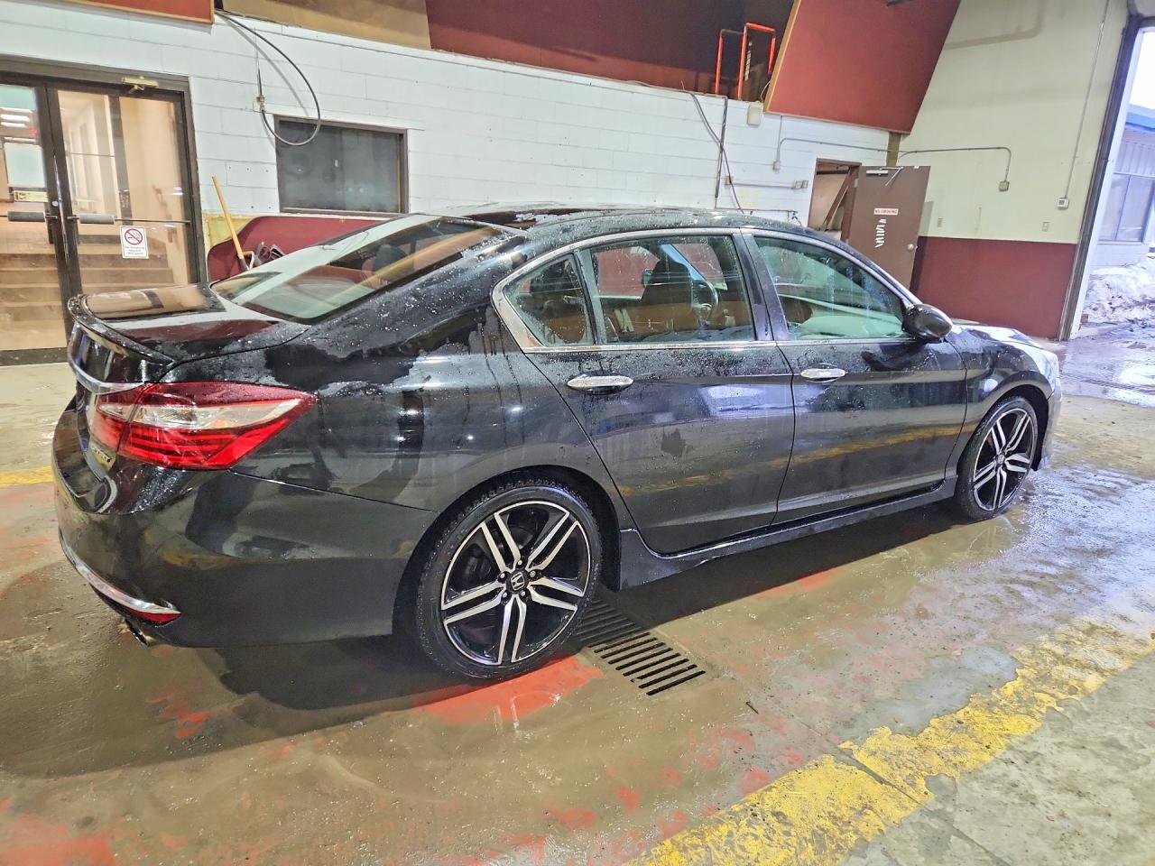 2017 HONDA ACCORD SPORT photo 5