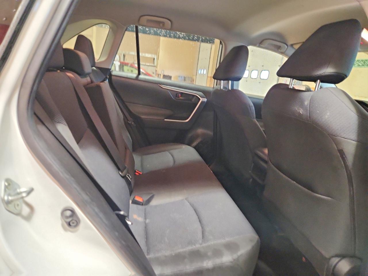 2019 TOYOTA RAV4 LE photo 10
