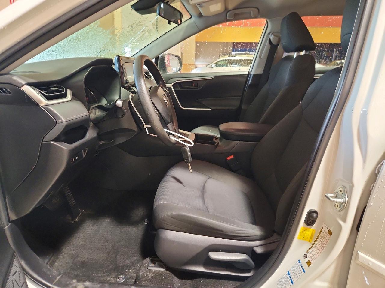 2019 TOYOTA RAV4 LE photo 7