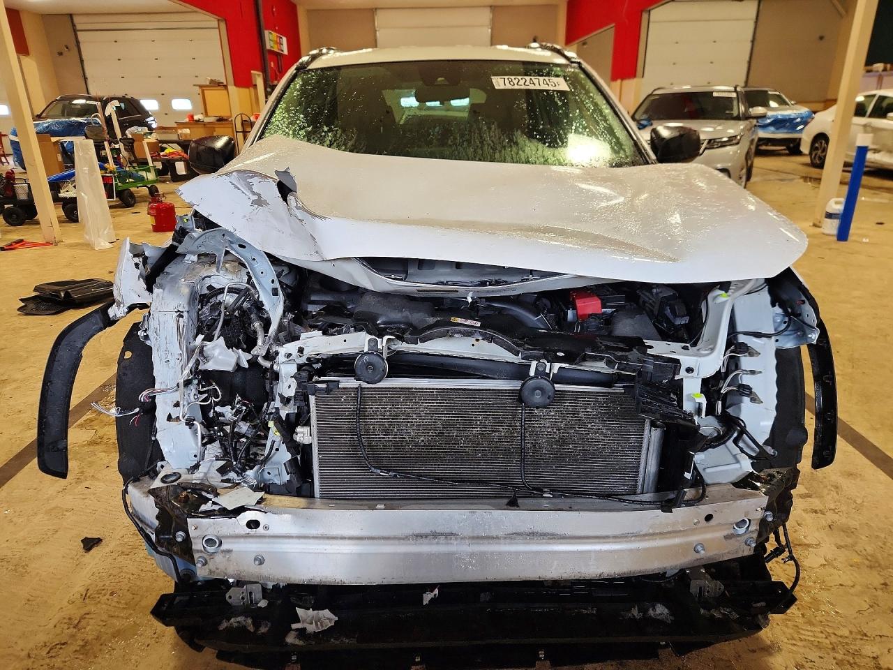 2019 TOYOTA RAV4 LE photo 5