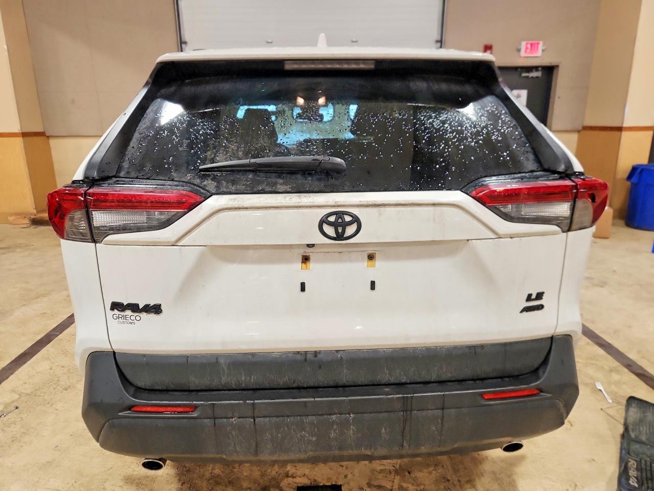 2019 TOYOTA RAV4 LE photo 6