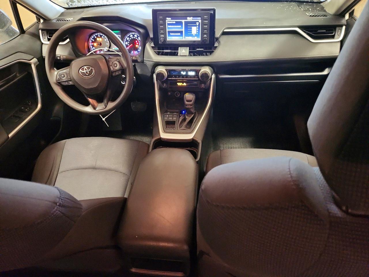 2019 TOYOTA RAV4 LE photo 8