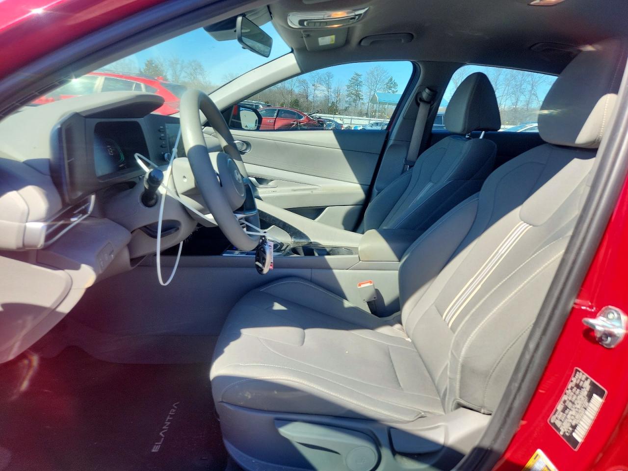 2025 HYUNDAI ELANTRA BLUE photo 7