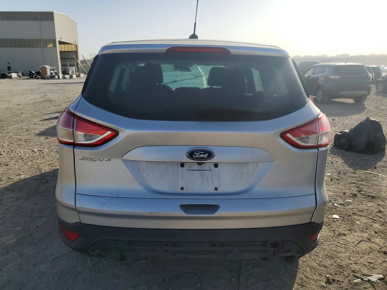 2016 FORD ESCAPE S photo 16