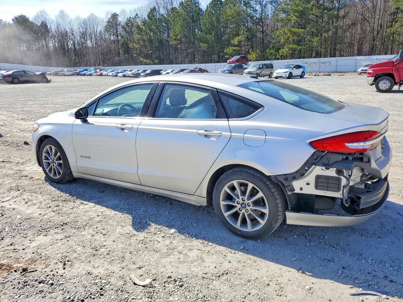 2017 FORD FUSION photo 2