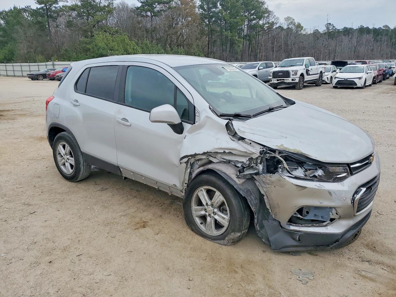 2020 CHEVROLET TRAX LS photo 4