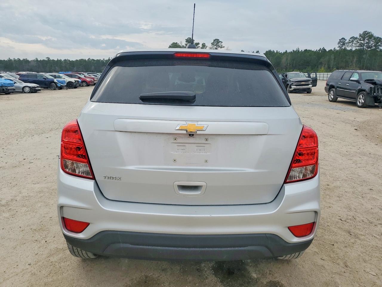 2020 CHEVROLET TRAX LS photo 6