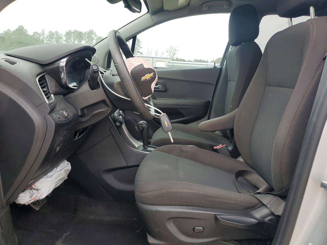 2020 CHEVROLET TRAX LS photo 7