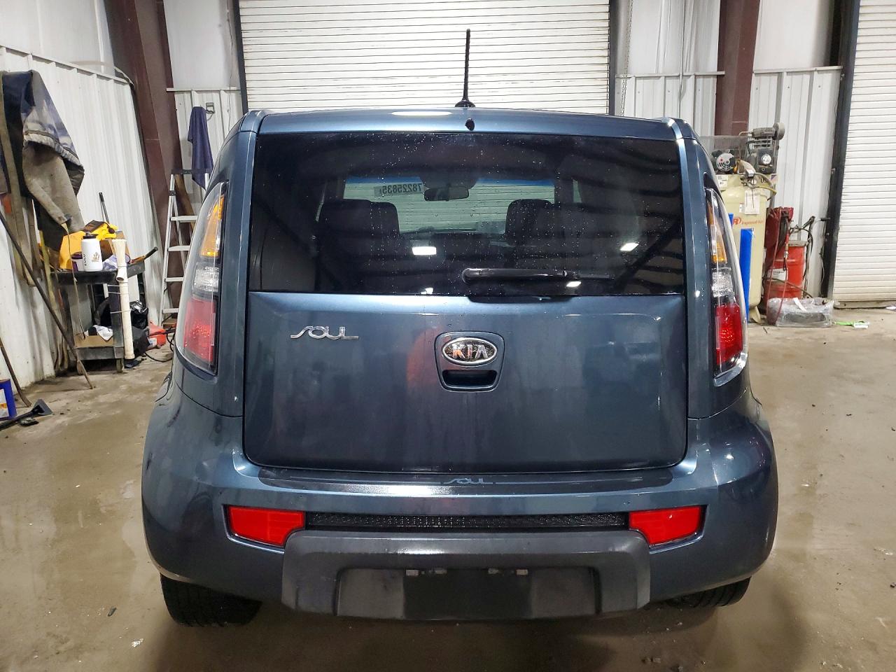 2011 KIA SOUL + photo 11