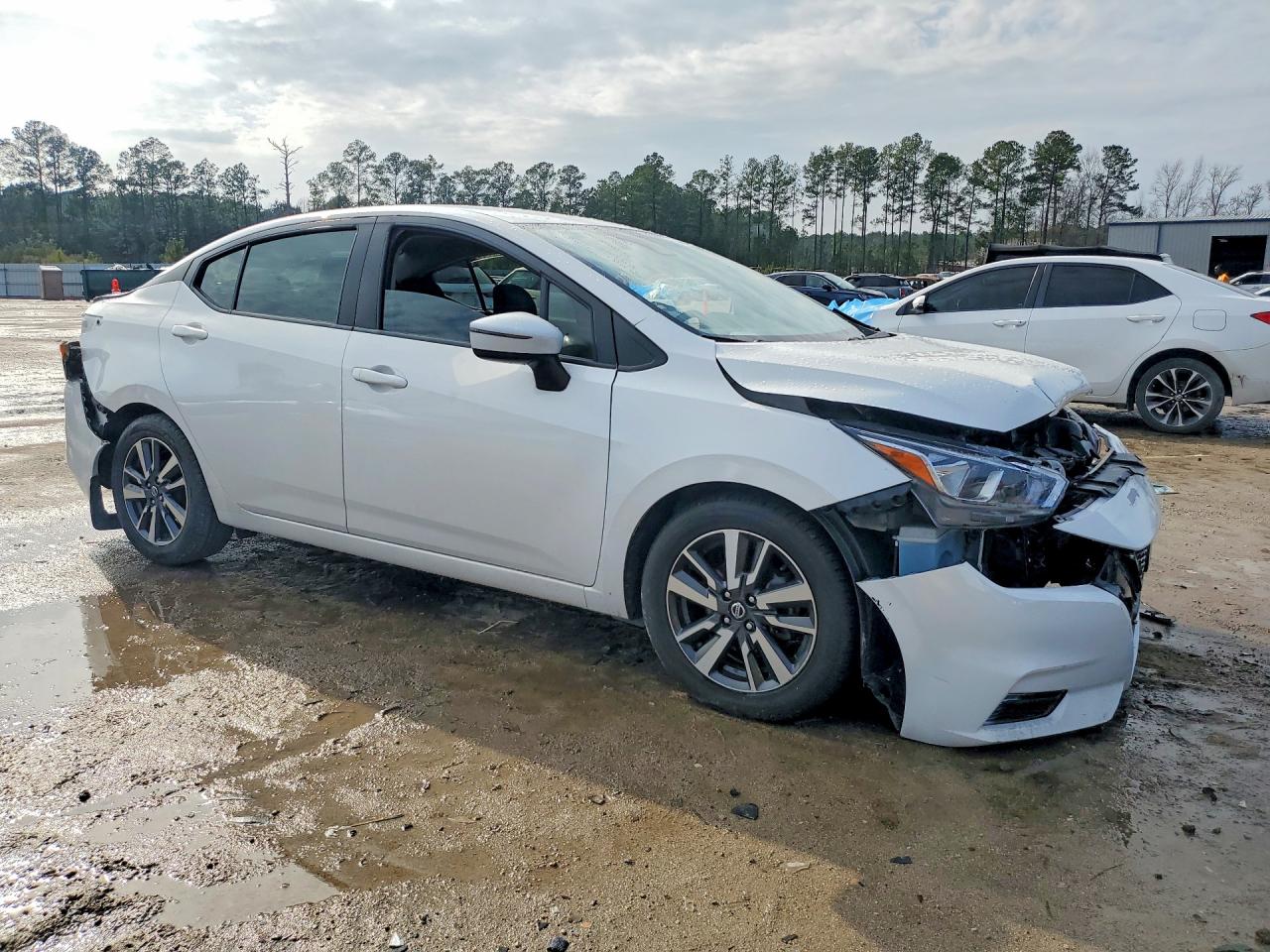 2020 NISSAN VERSA SV photo 4