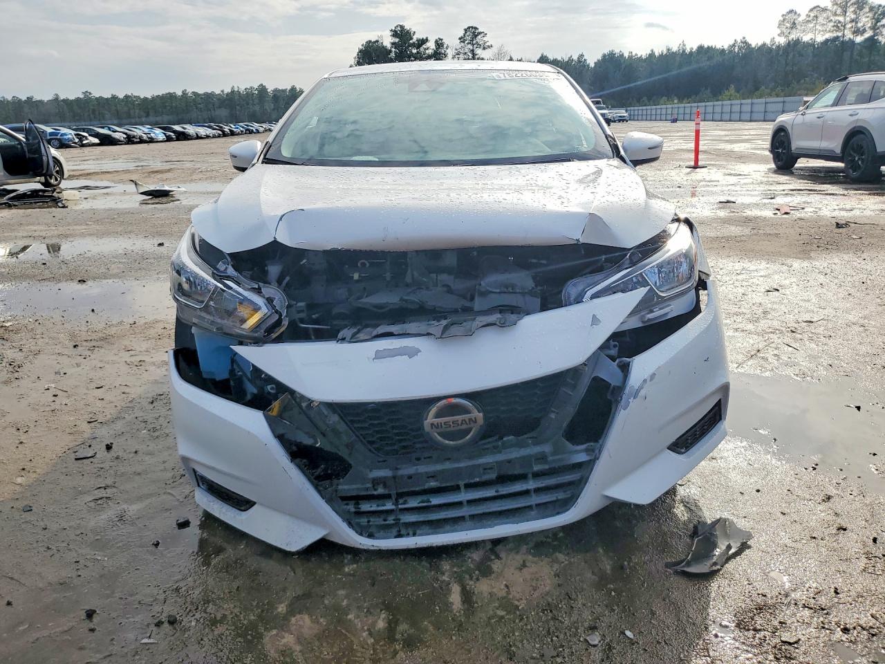 2020 NISSAN VERSA SV photo 5