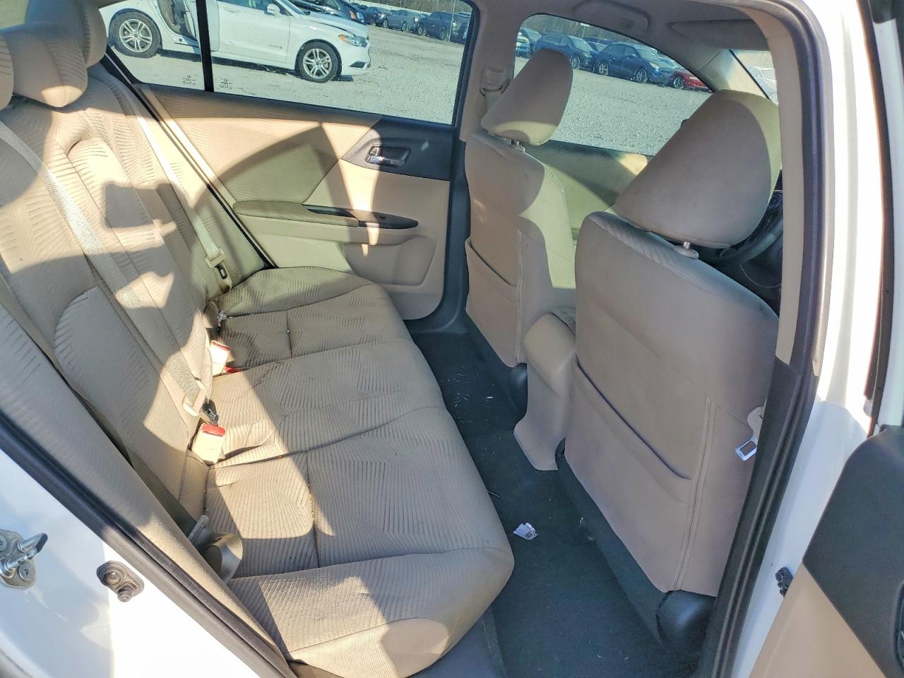 2016 HONDA ACCORD LX photo 19