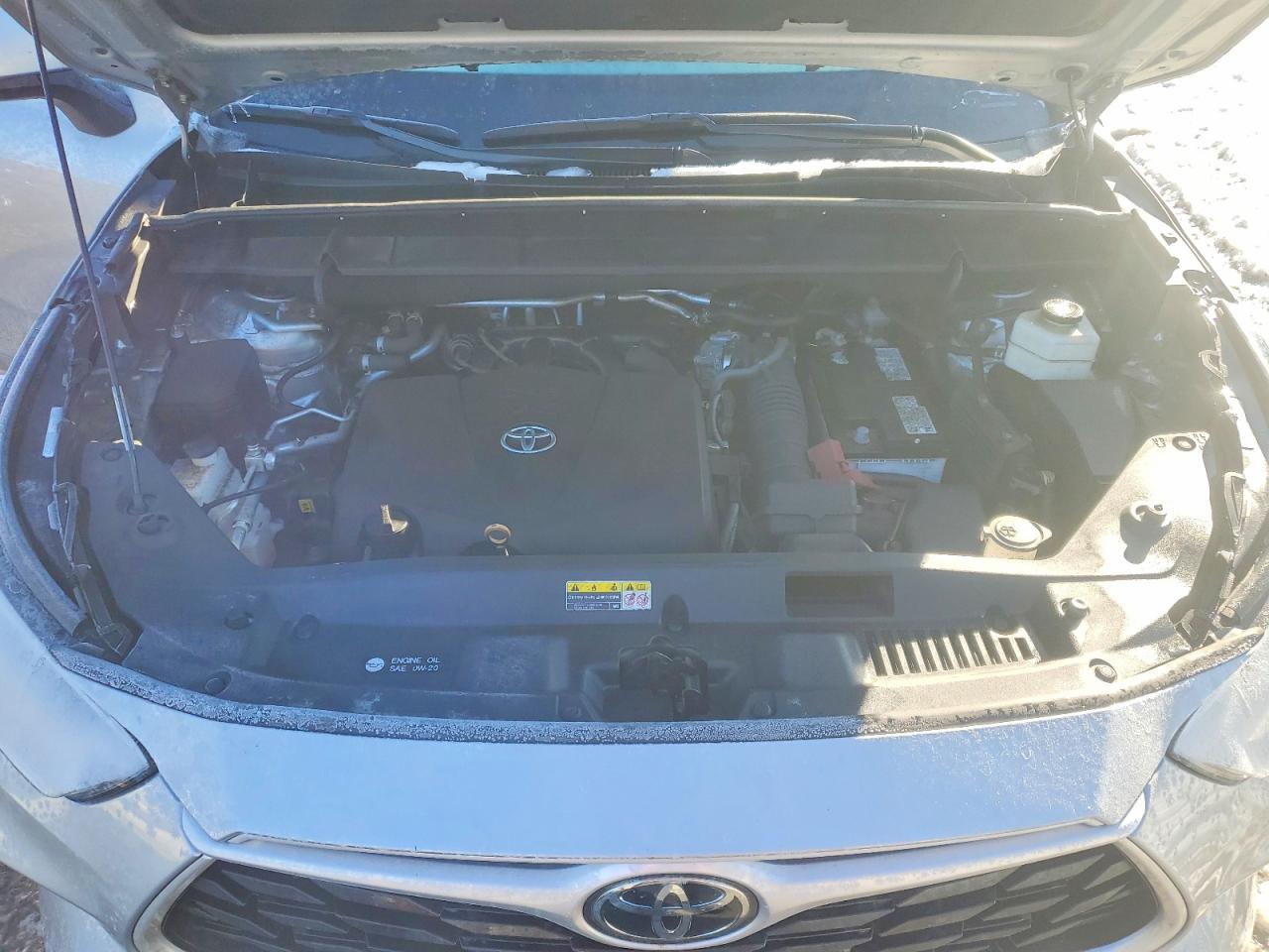 2022 TOYOTA HIGHLANDER XLE photo 23