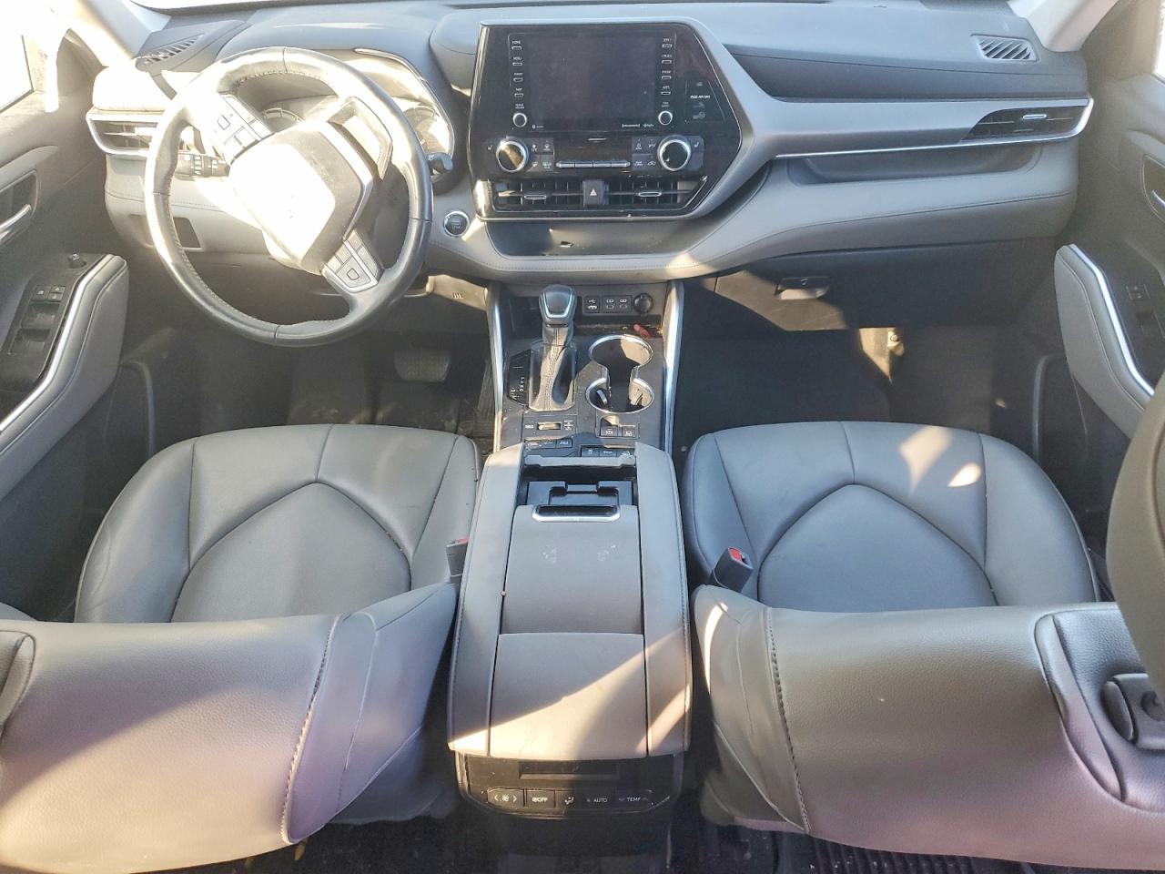 2022 TOYOTA HIGHLANDER XLE photo 15