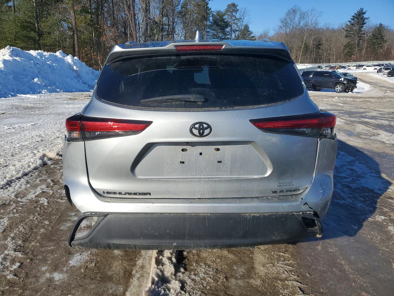 2022 TOYOTA HIGHLANDER XLE photo 11