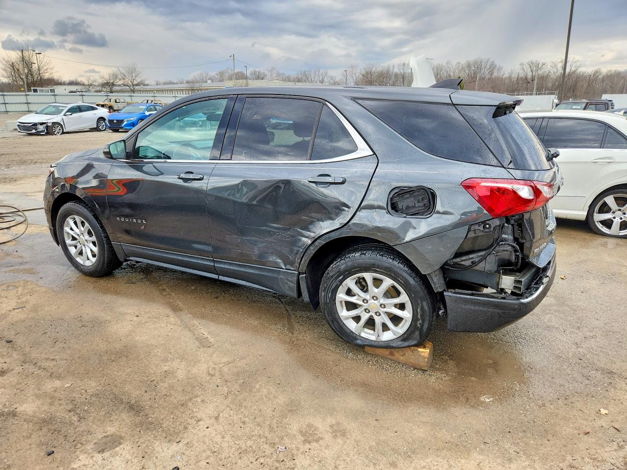 2019 CHEVROLET EQUINOX LT photo 2