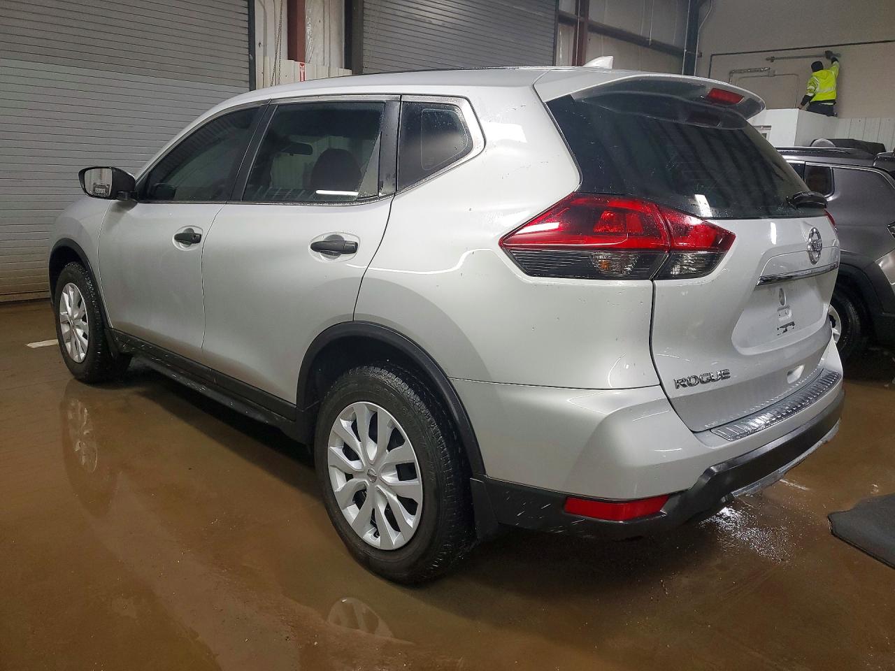 2018 NISSAN ROGUE S photo 3