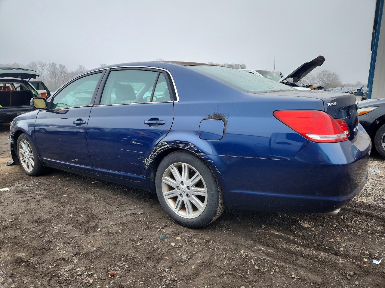 2006 TOYOTA AVALON photo 3