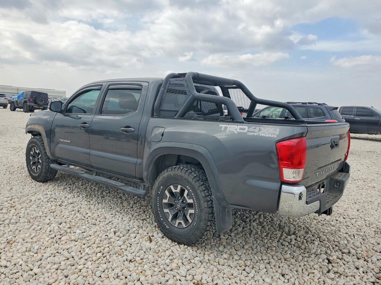 2019 TOYOTA TACOMA TRD OFF-ROAD photo 4
