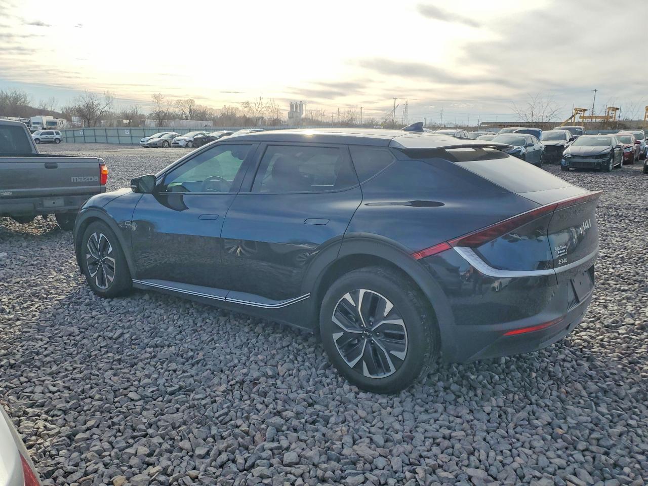 2024 KIA EV6 LIGHT photo 3