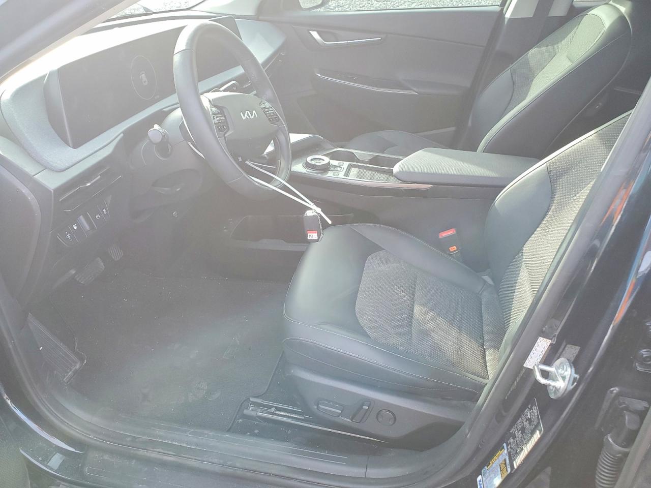 2024 KIA EV6 LIGHT photo 13