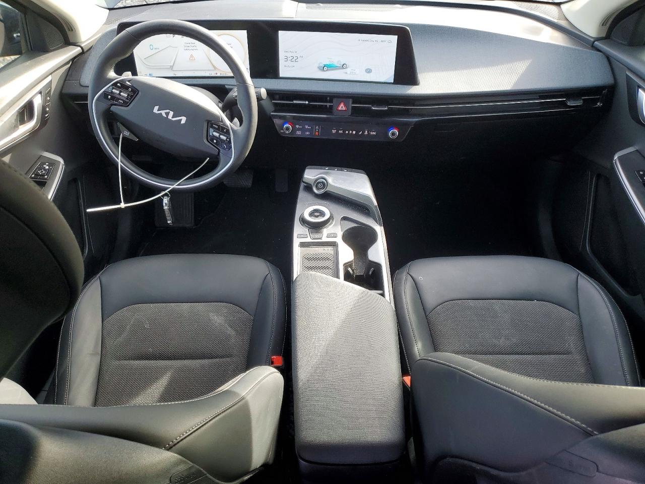 2024 KIA EV6 LIGHT photo 15