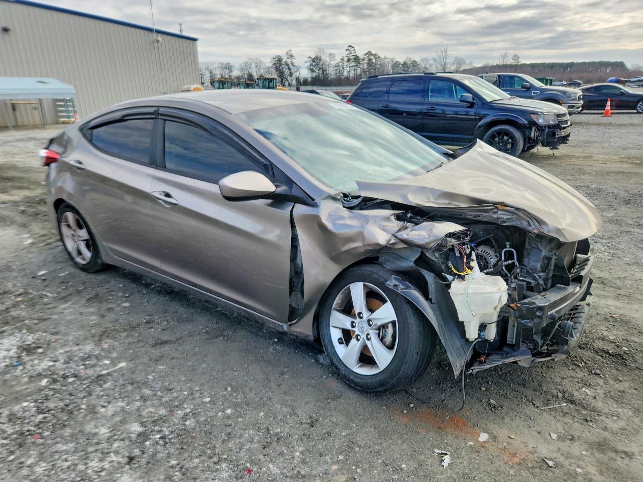 2013 HYUNDAI ELANTRA photo 4