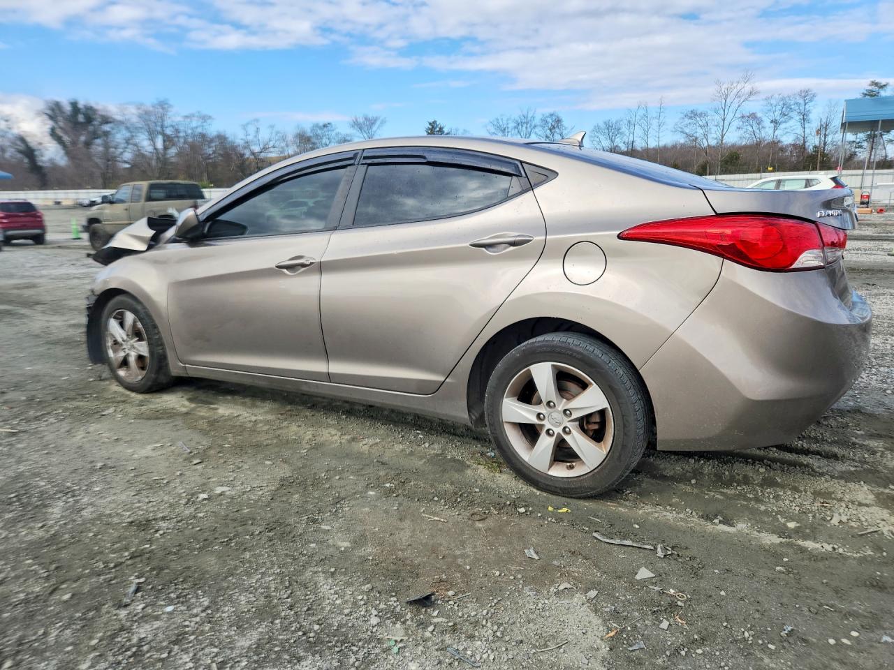 2013 HYUNDAI ELANTRA photo 2