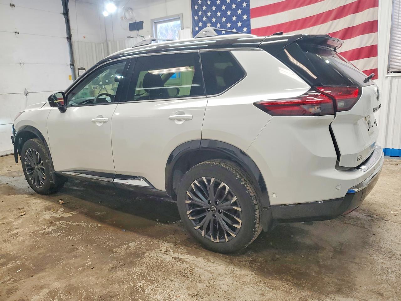 2025 NISSAN ROGUE PLATINUM photo 2