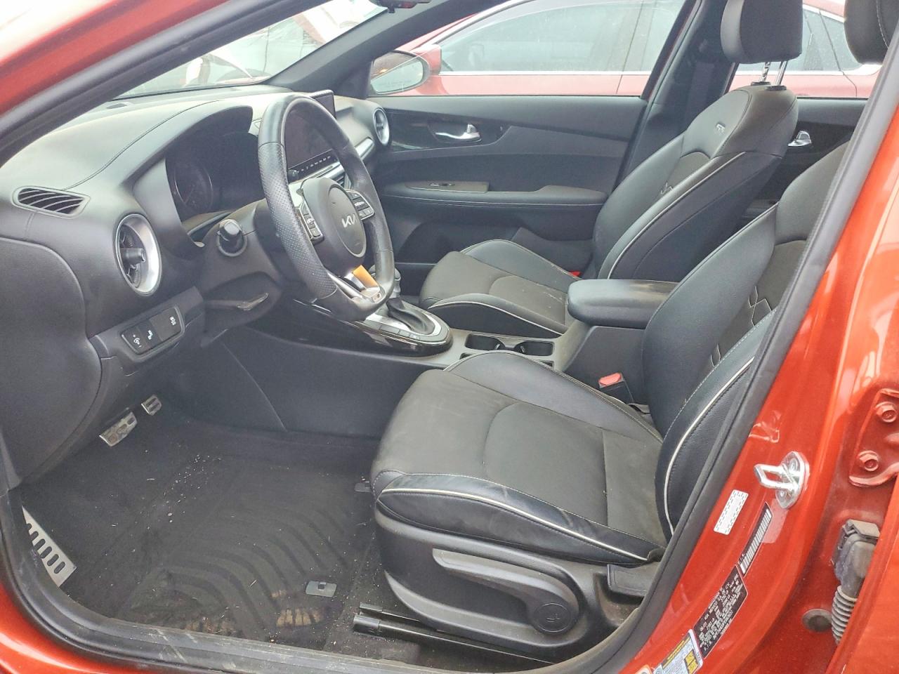 2023 KIA FORTE GT LINE photo 13