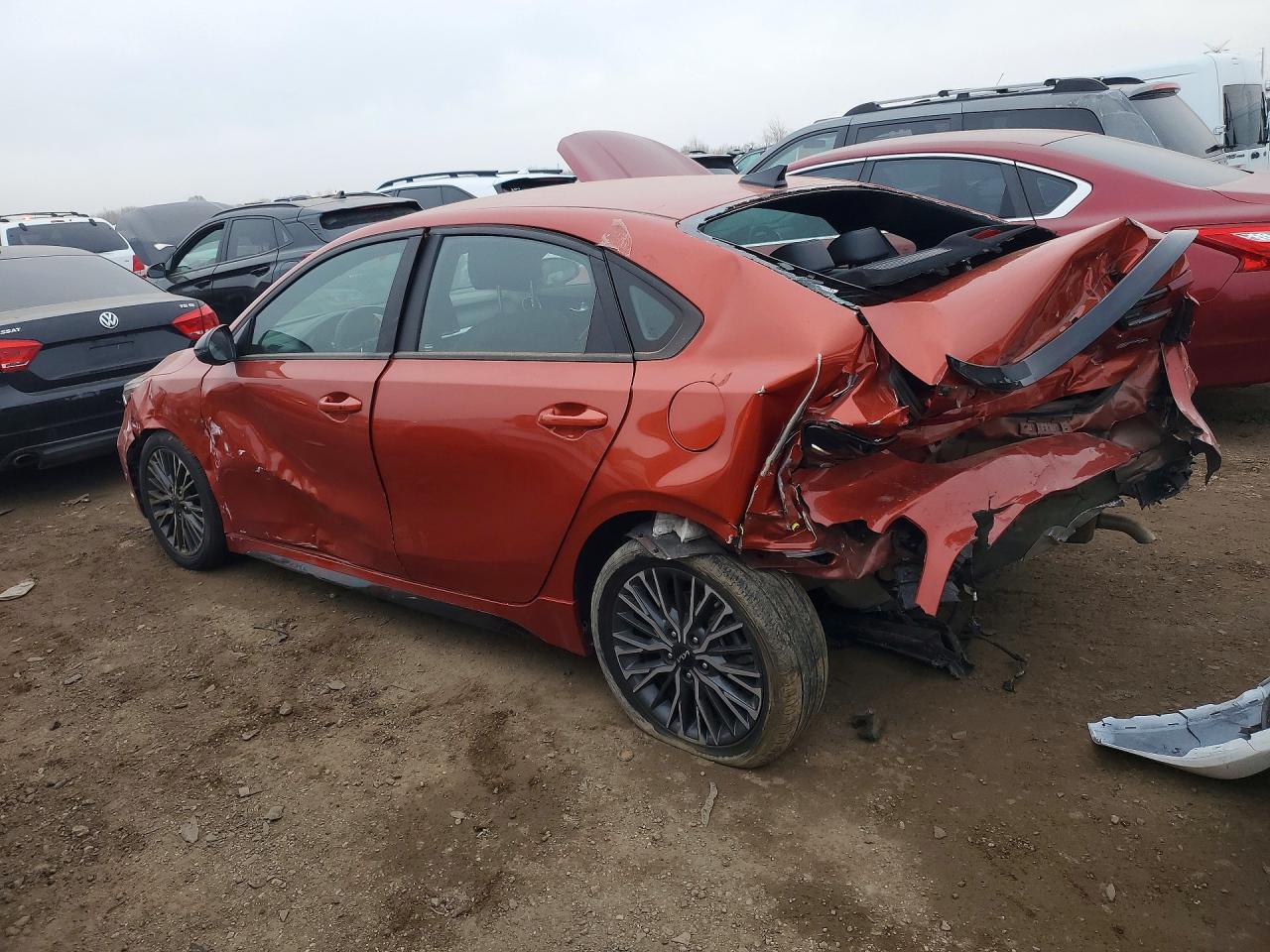 2023 KIA FORTE GT LINE photo 3