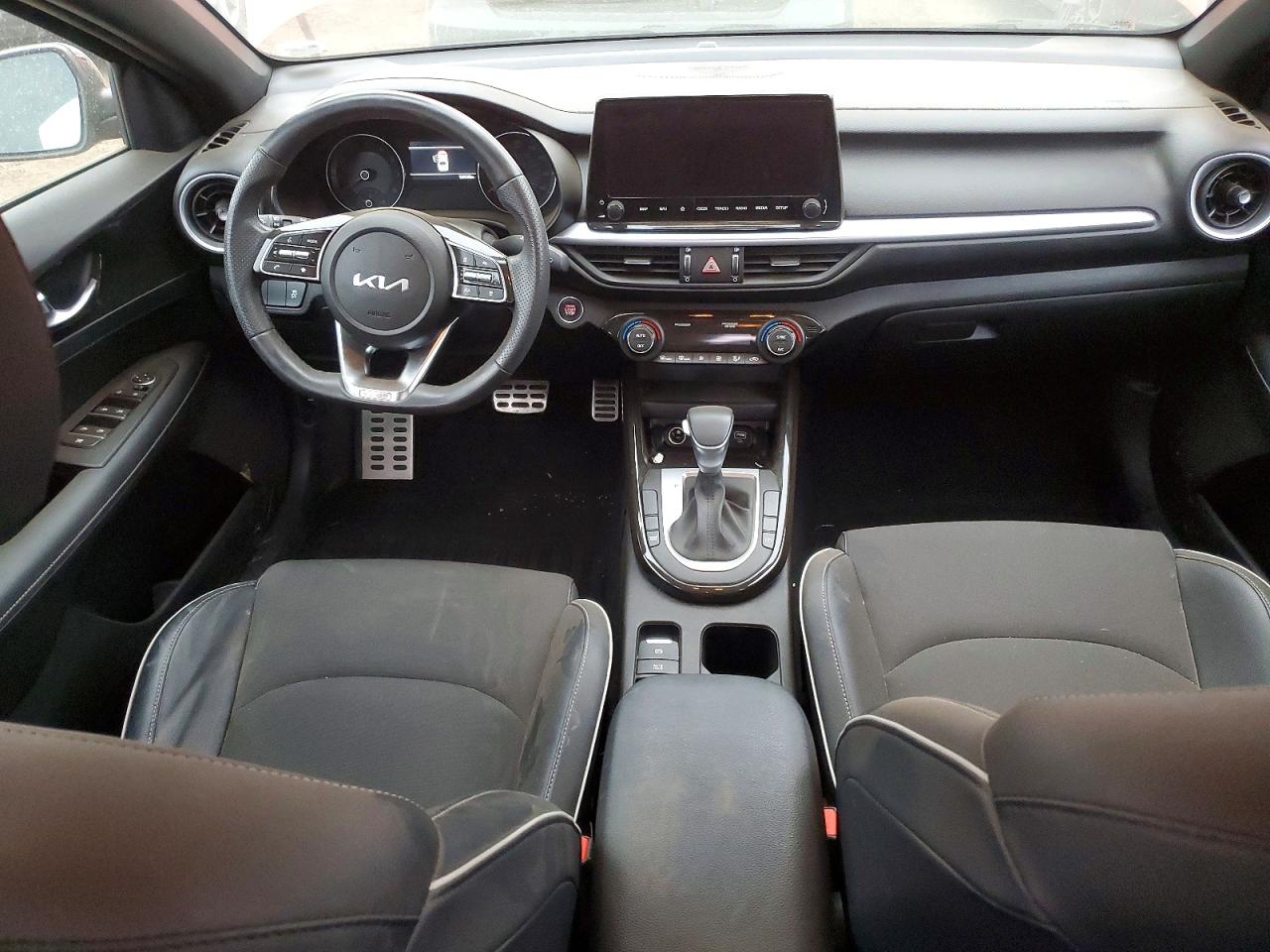 2023 KIA FORTE GT LINE photo 15