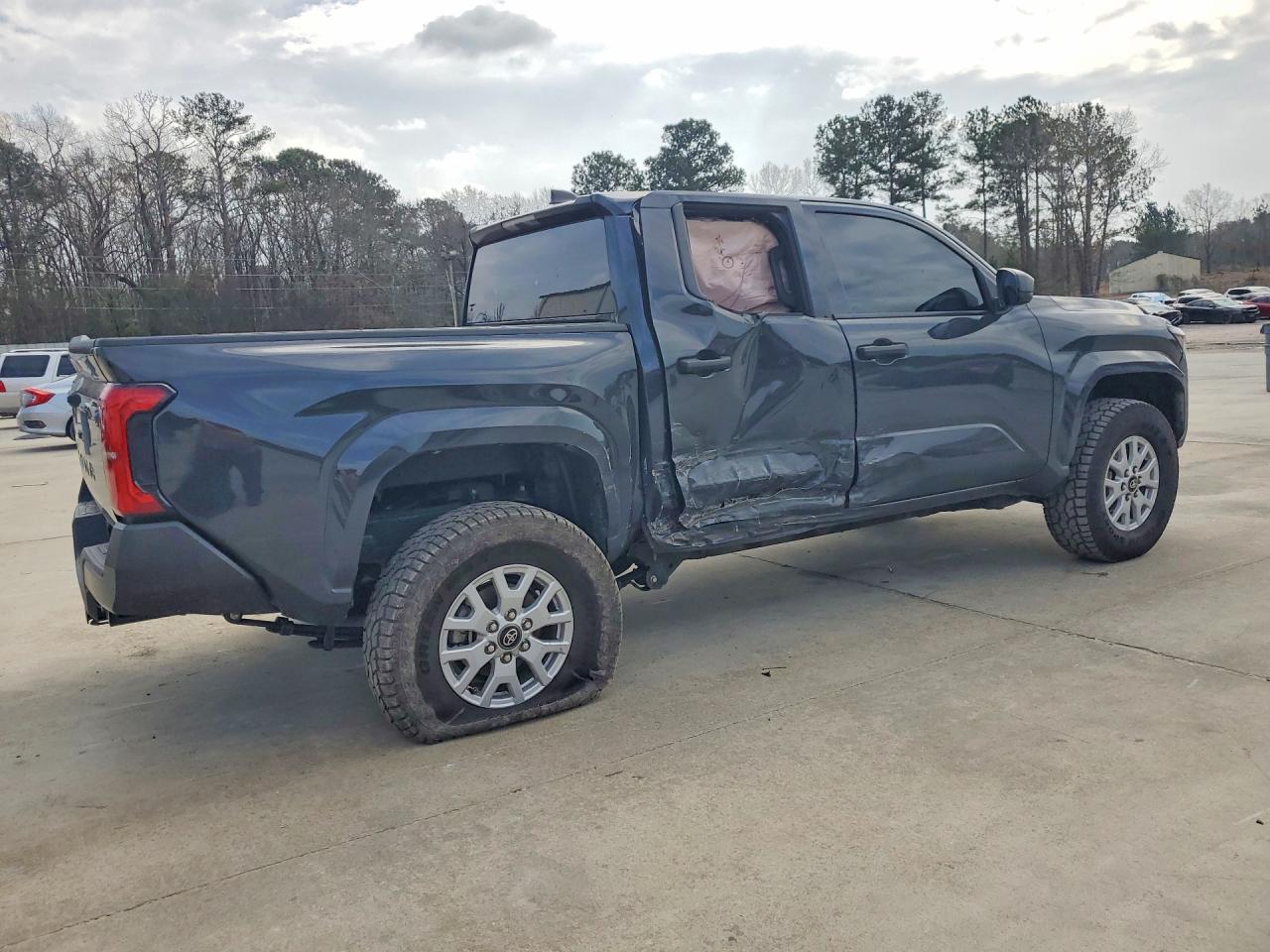 2024 TOYOTA TACOMA DOUBLE CAB photo 3