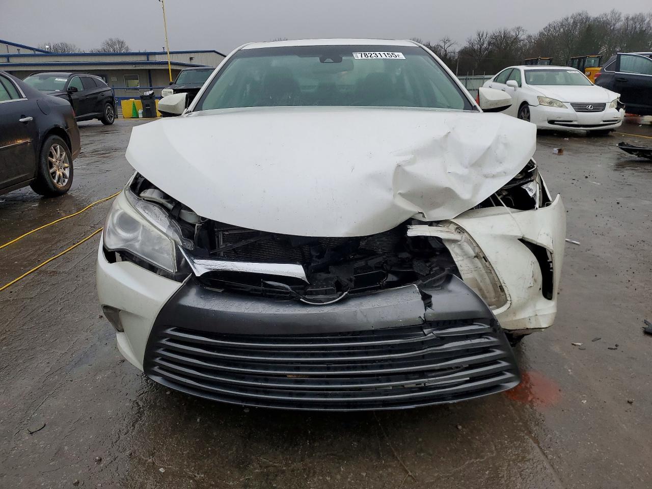 2017 TOYOTA CAMRY LE photo 5