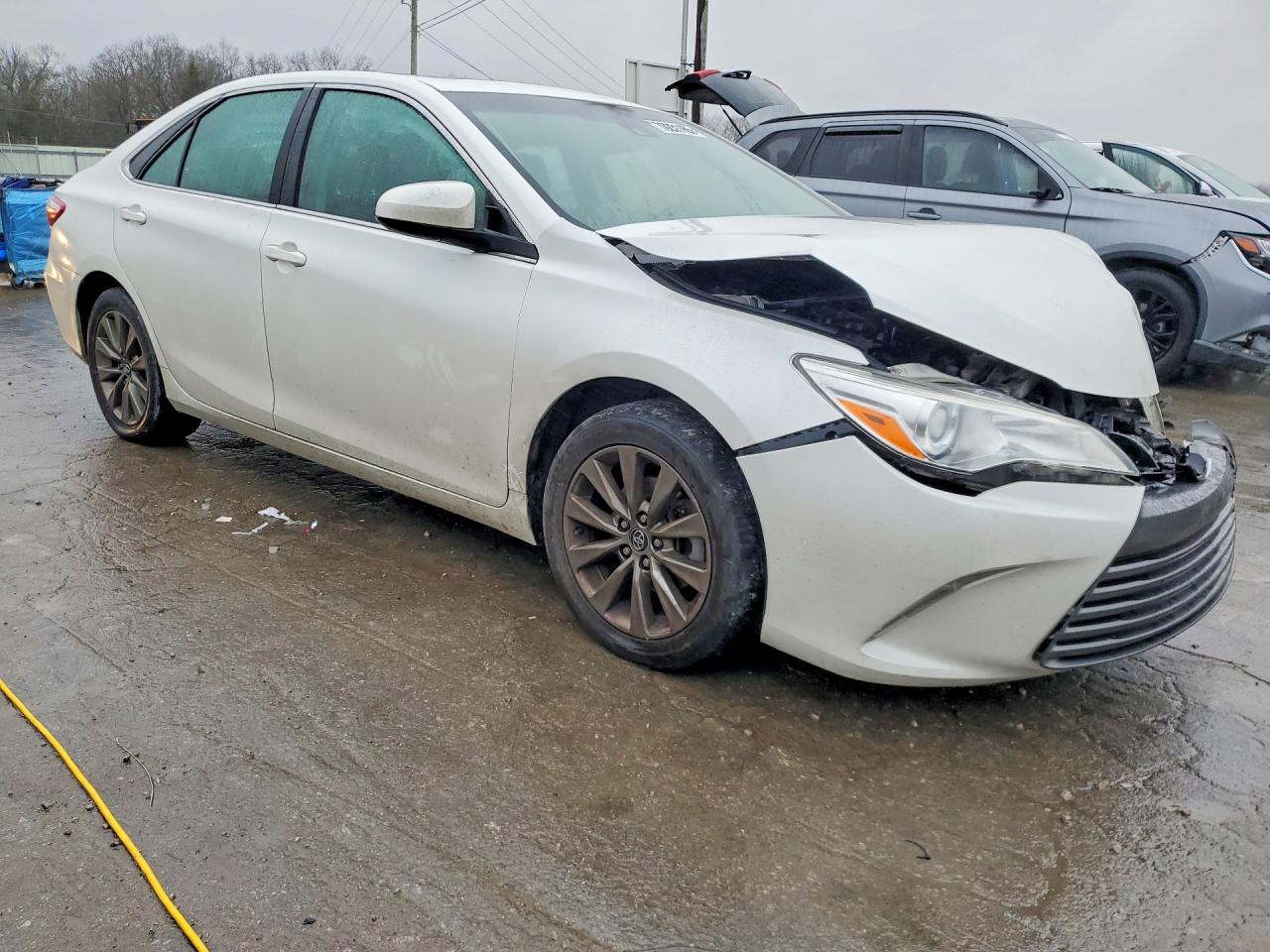 2017 TOYOTA CAMRY LE photo 4