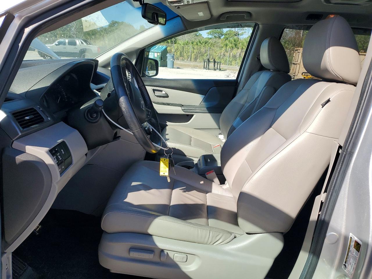 2012 HONDA ODYSSEY TOURING photo 7