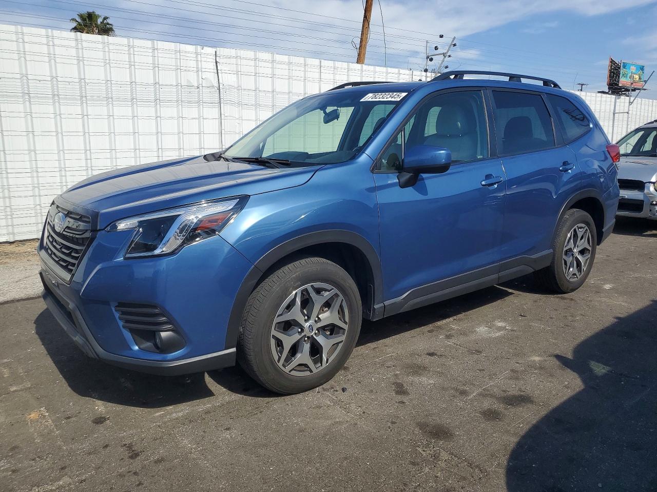 2022 SUBARU FORESTER