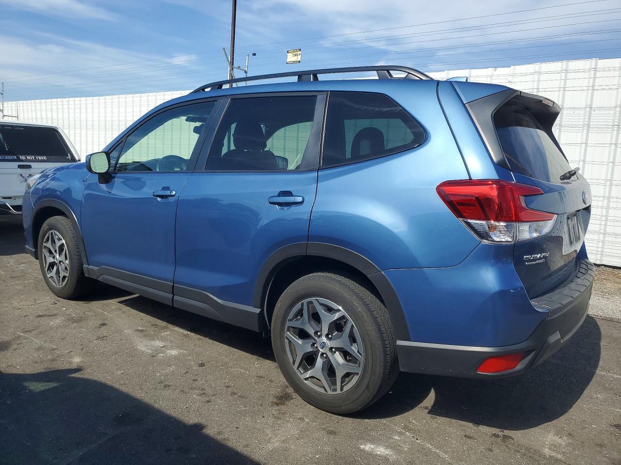 2022 SUBARU FORESTER PREMIUM photo 3