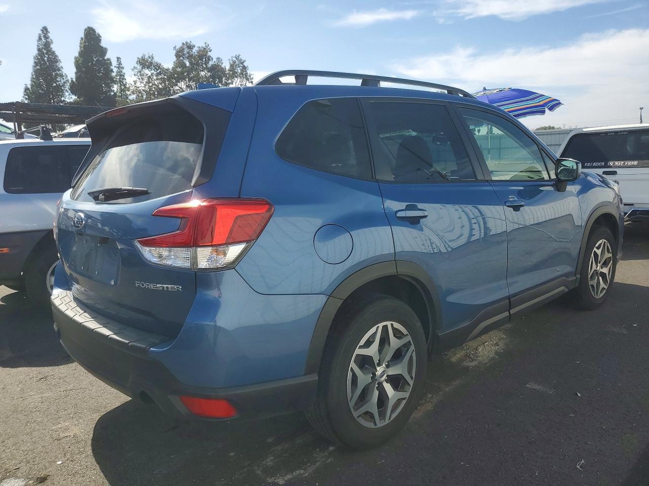 2022 SUBARU FORESTER PREMIUM photo 5